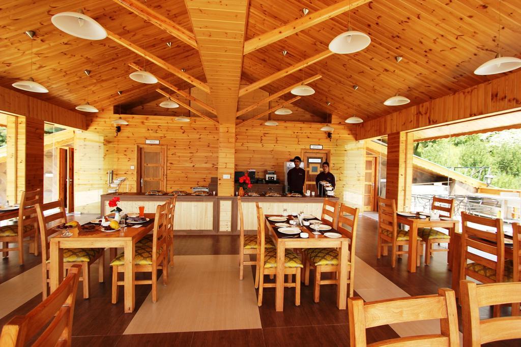 Vivaan The Sunrise Resort Manāli Екстериор снимка