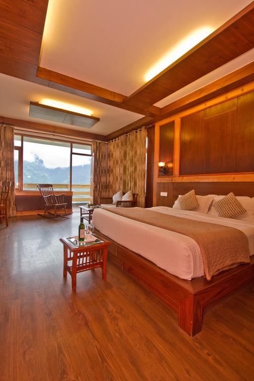 Vivaan The Sunrise Resort Manāli Екстериор снимка
